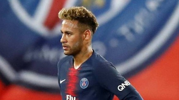 Neymar "Barselona"nı məhkəməyə verib