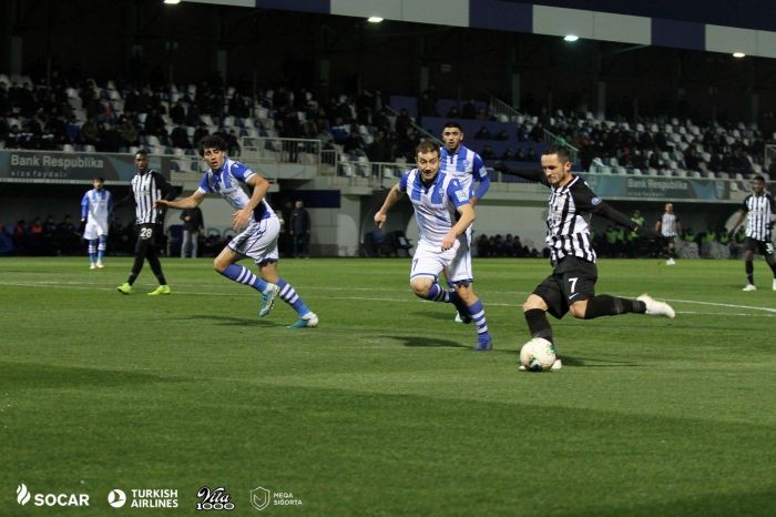 "Neftçi" "Qarabağ"a bir qədər də yaxınlaşdı