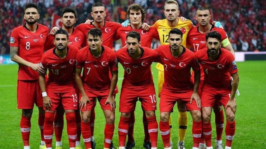 Türkiyə yığmasının 9 futbolçusu heyətdən çıxarılıb