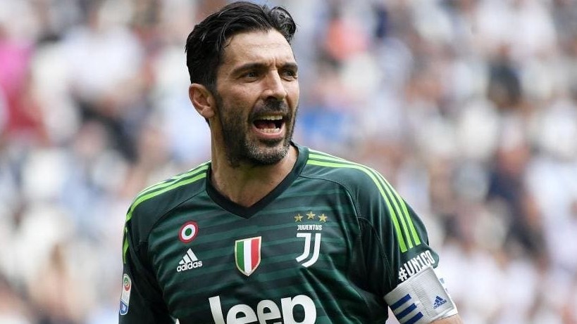 Buffon karyerasını başa vurmaq istəmir