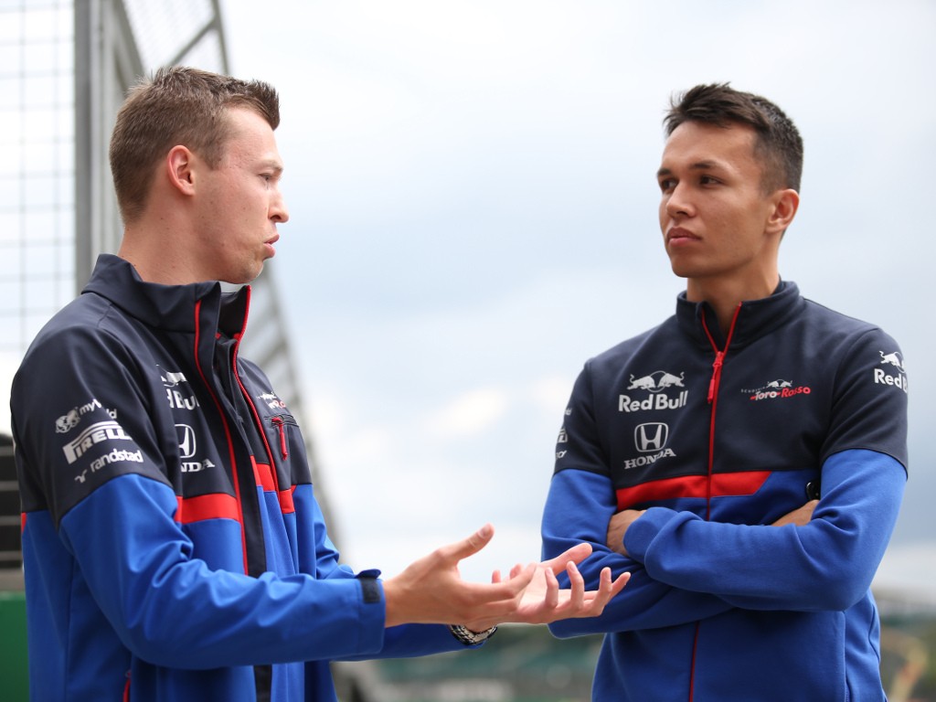 Elbon "Red Bull"da, Kvyat "Alfa Tauri"də yerini itirə bilər