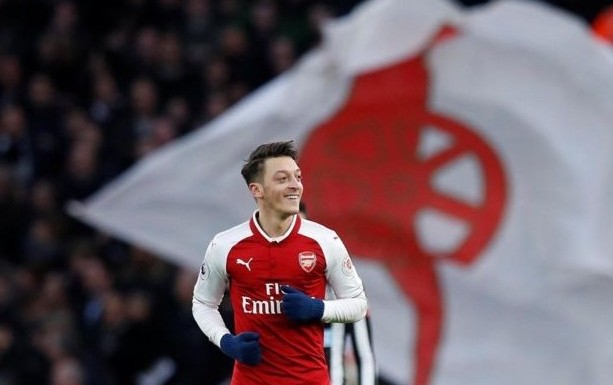 Özil: "Arteta "Arsenal" üçün doğru seçimdir"