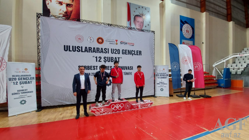 Sərbəst güləşçilər Türkiyədən 10 medalla qayıdır