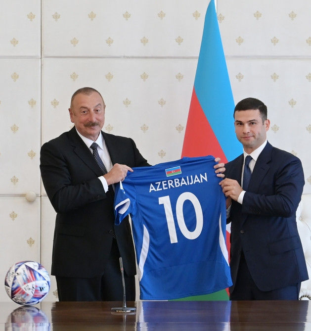 Prezident İlham Əliyev minifutbol üzrə Avropa çempionatının qalibi olan milli komandamızın üzvlərini qəbul edib