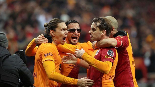 "Qalatasaray" derbidən qalib ayrıldı