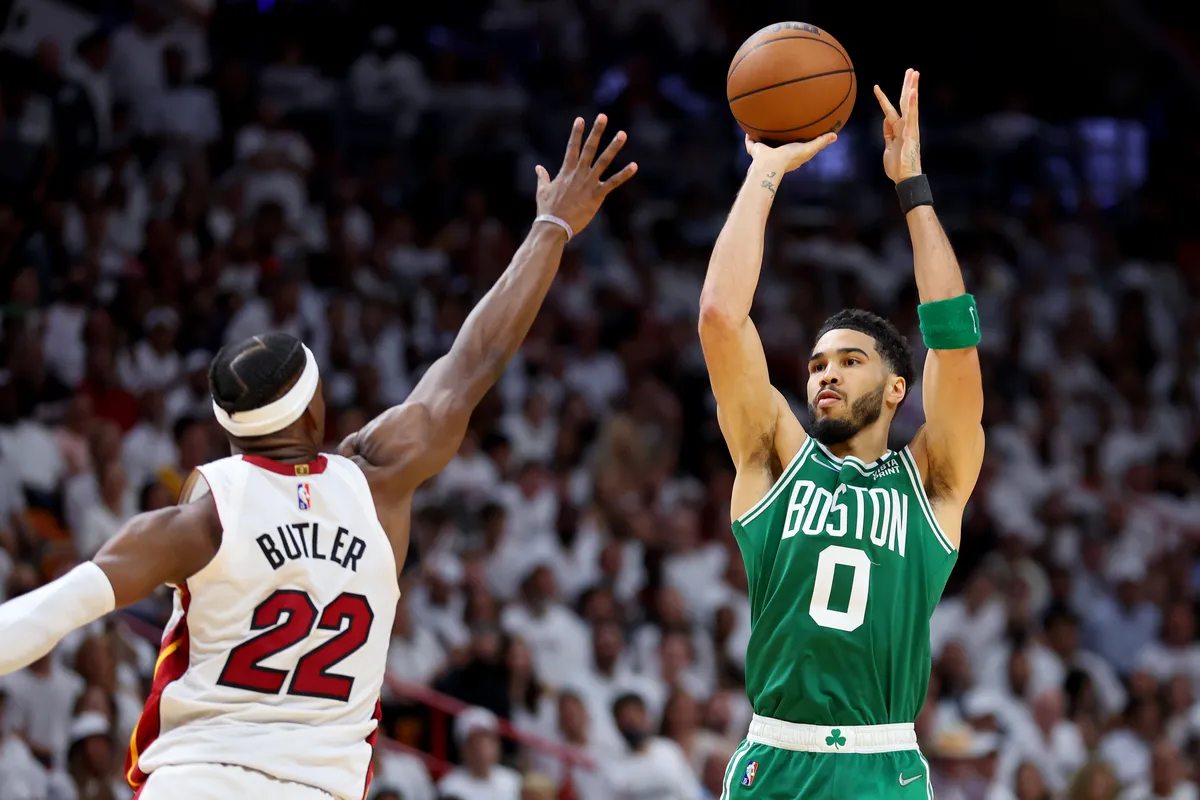 "Boston Celtics" yarımfinal seriyasına uğursuz başladı