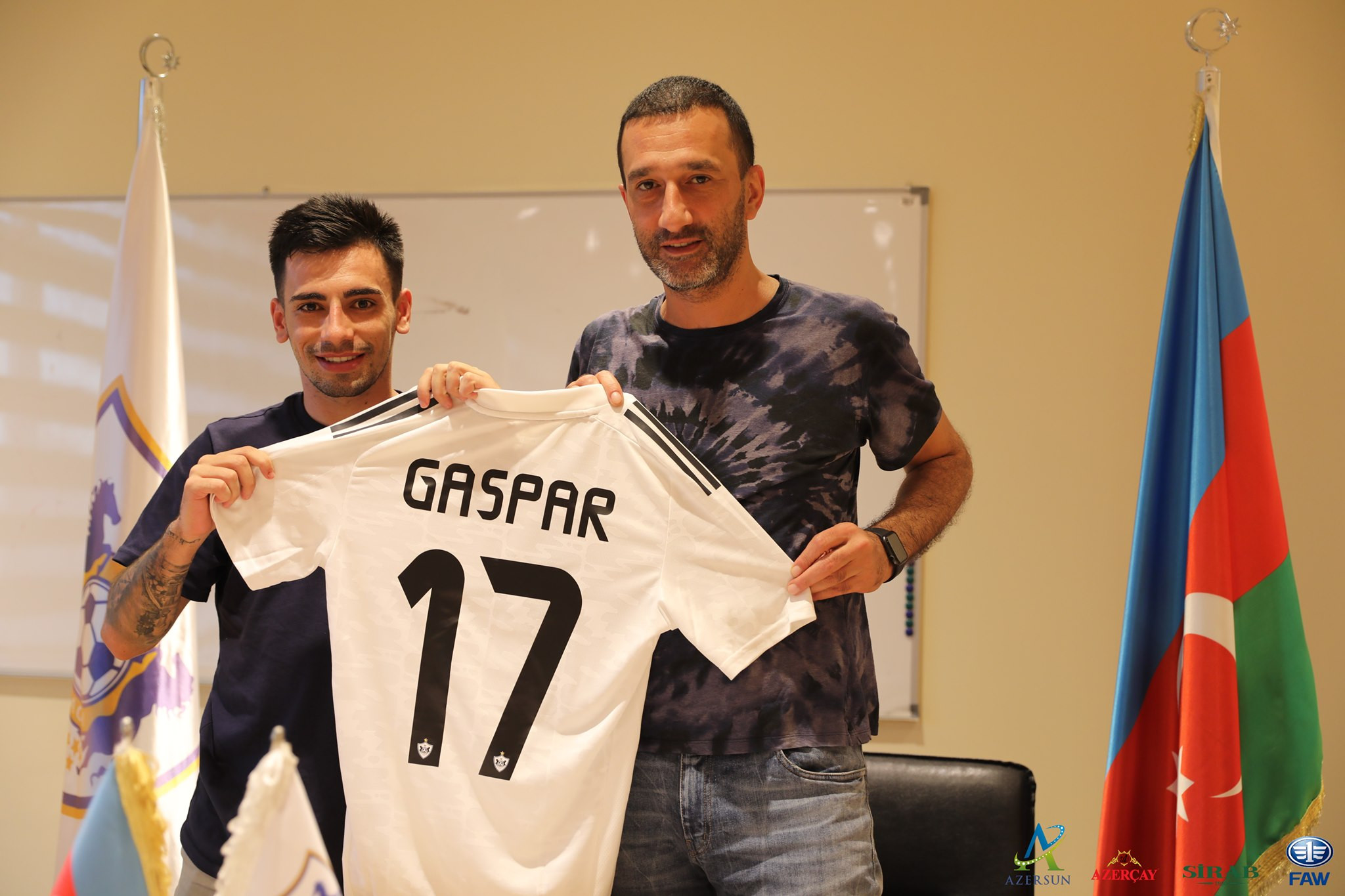 "Qarabağ" ispaniyalı yarımmüdafiəçi ilə müqaviləni pozmaq istəyir