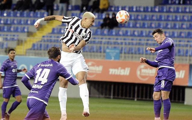 "Neftçi" qalib gəldi, "Zirə" heç-heçə etdi