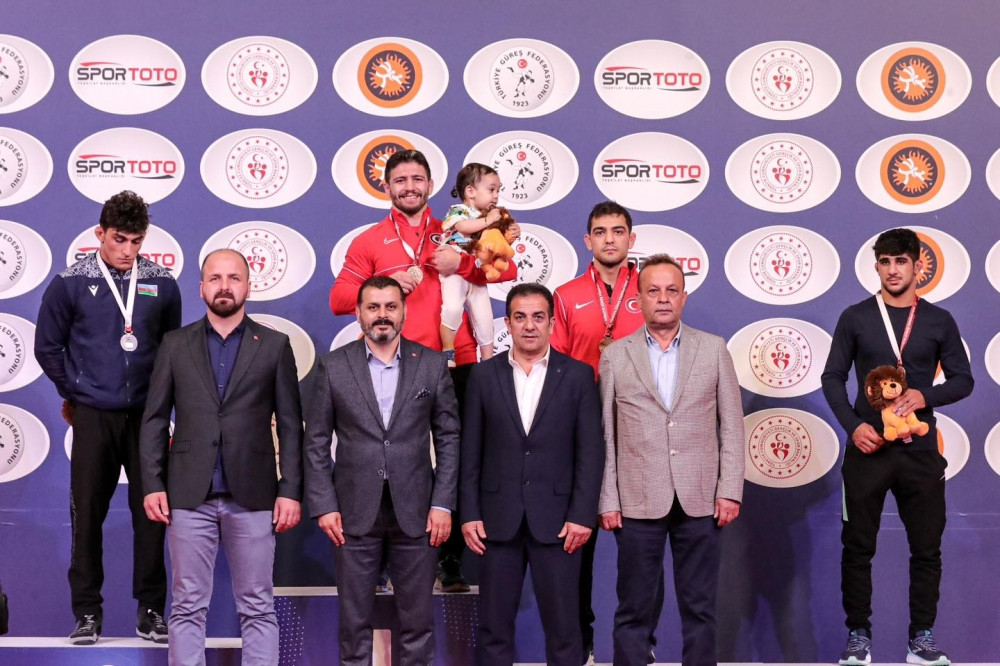 Azərbaycan güləşçiləri Türkiyədə keçirilən beynəlxalq turnirdə 12 medal qazanıblar