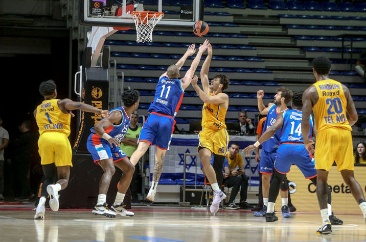 "Fənərbağça" və "Anadolu Efes" turu məğlubiyyətlə başa vurdu