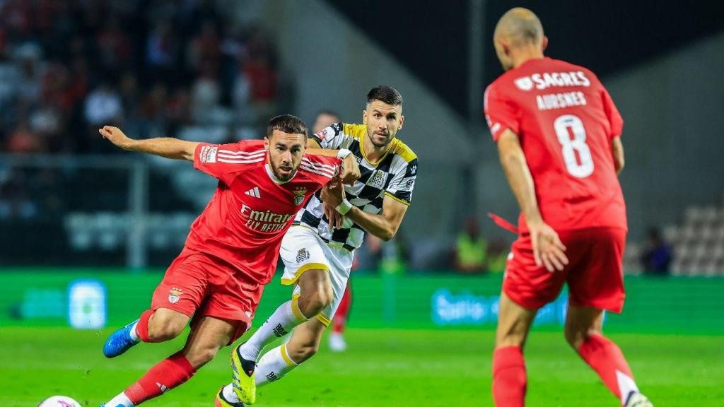 "Benfika" türkiyəli futbolçuları sayəsində Portudan qələbə ilə qayıdır