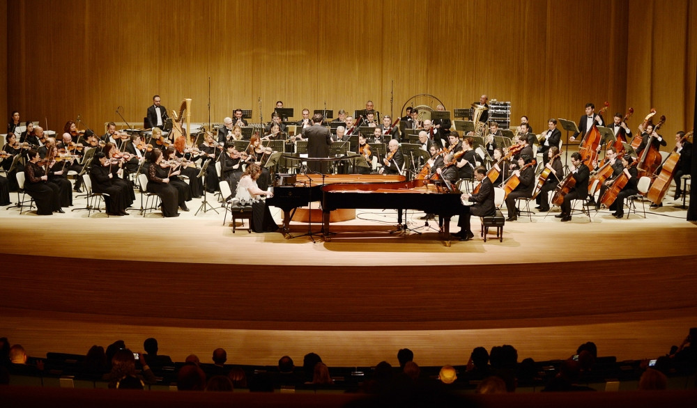 Heydər Əliyev Mərkəzində “Nəğmə dolu ürək” adlı qala-konsert keçirilib