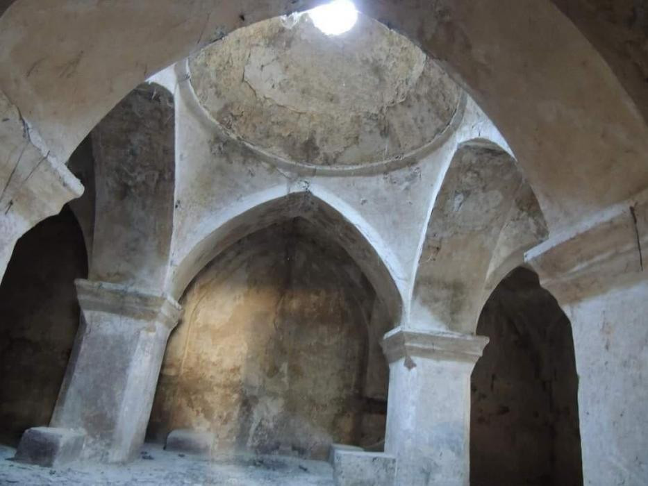 Tarixə qovuşmaqda olan hamam