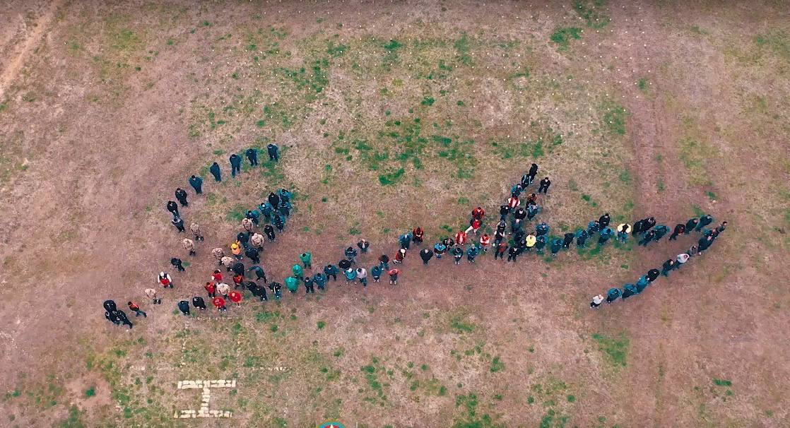 Şuşada Heydər Əliyevin anadan olmasının 99-cu ildönümü münasibətilə fləşmob keçirilib