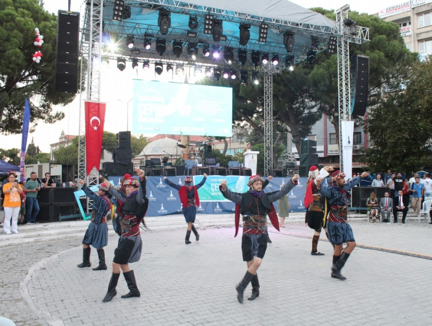 Ölkəmiz İzmirdə Beynəlxalq Çəpni Barış Festivalında təmsil olunub