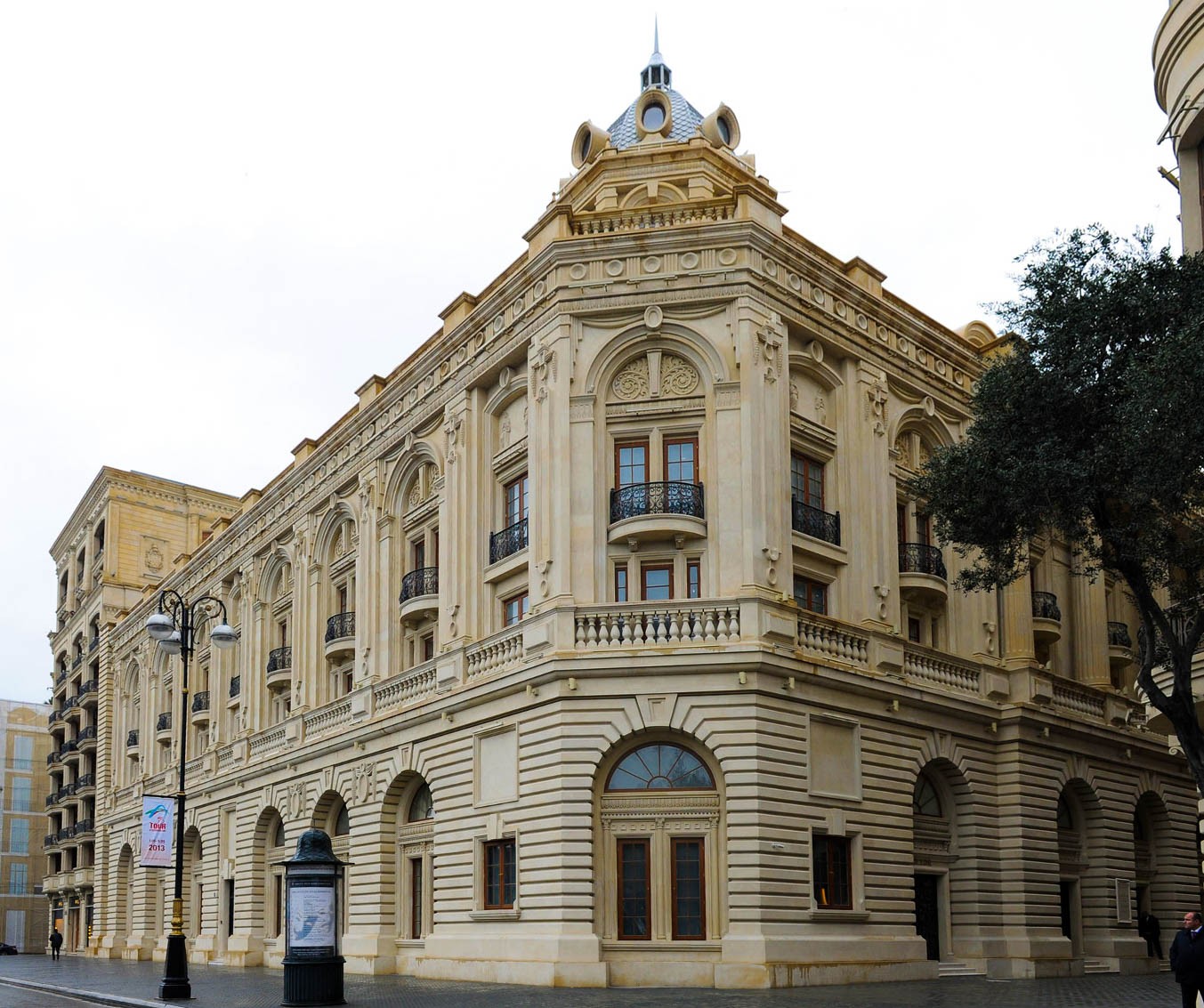 Musiqili Teatr maraqlı tamaşalarla çıxış edib