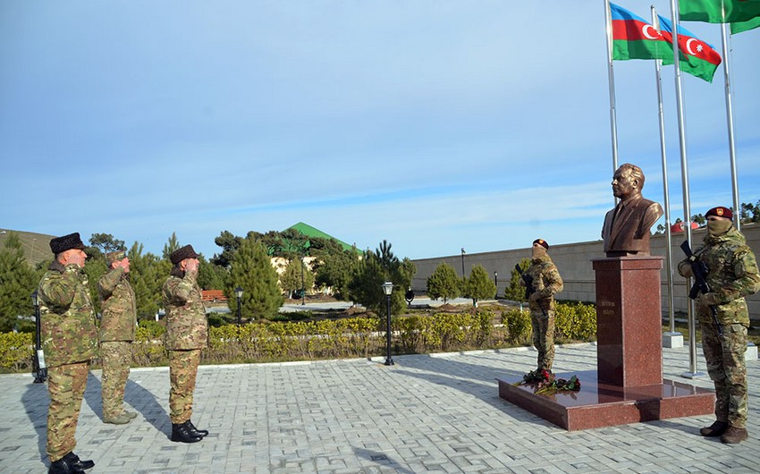 Zakir Həsənov XTQ-nin hərbi hissəsində olub, tapşırıqlar verib