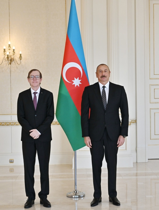 President Ilham Aliyev receives credentials of incoming ambassador of Algeria