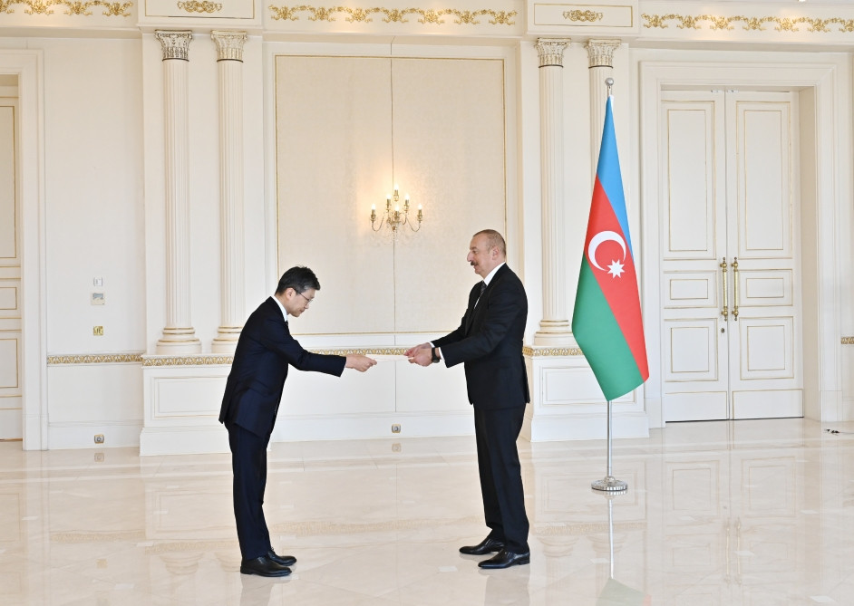 President Ilham Aliyev receives credentials of incoming ambassador of Republic of Korea