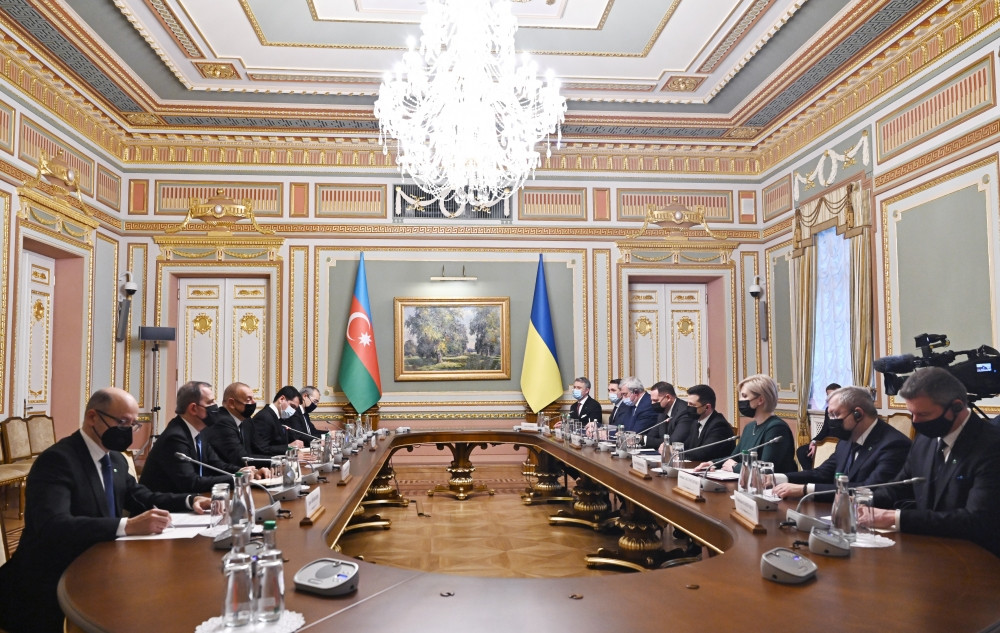Expanded meeting between Azerbaijani, Ukrainian leaders kicks off