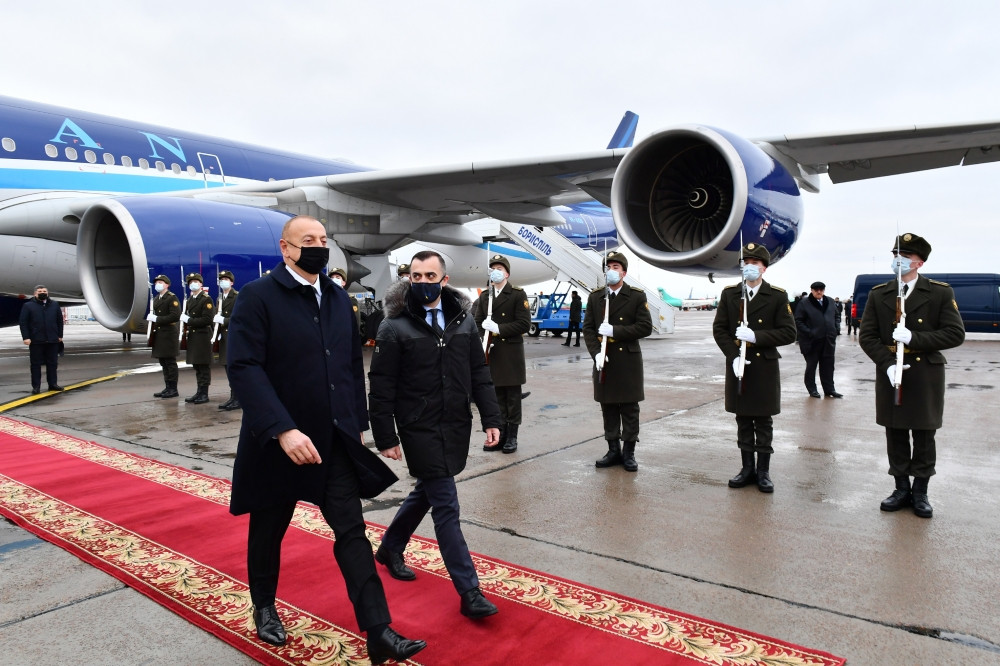 President Ilham Aliyev leaves for Ukraine