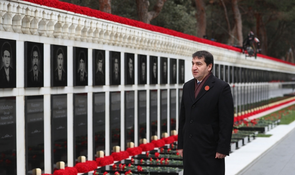 Государственные и правительственные чиновники посетили Аллею шехидов