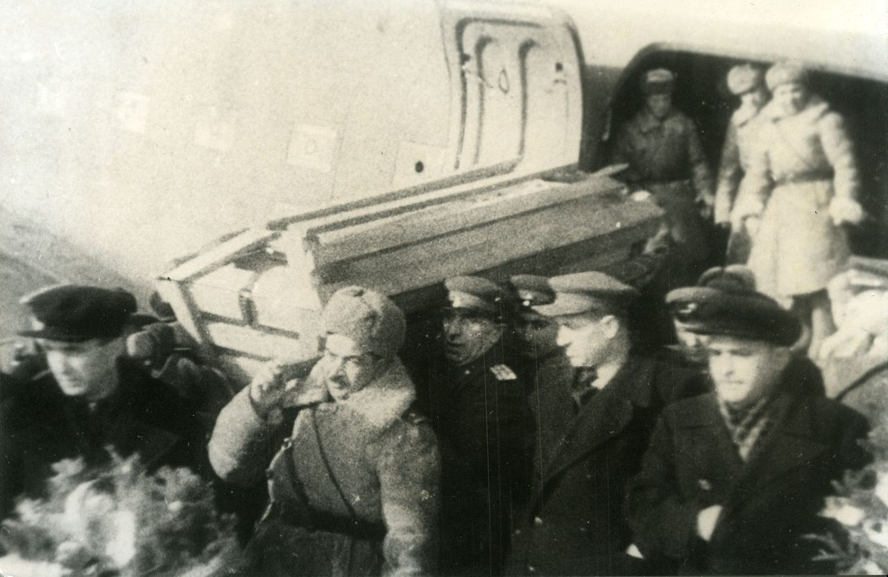 Hazi Aslanov's funeral - Rare footages from AzTV's archives