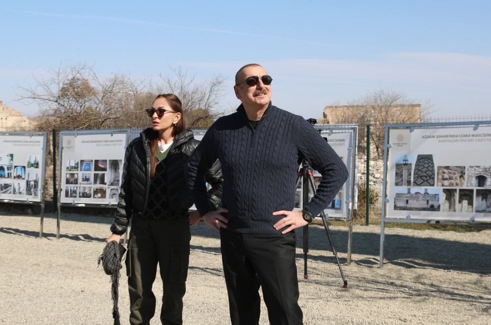 Президент Ильхам Алиев и первая леди Мехрибан Алиева ознакомились с ходом реставрационных работ в Агдамской Джума-мечети