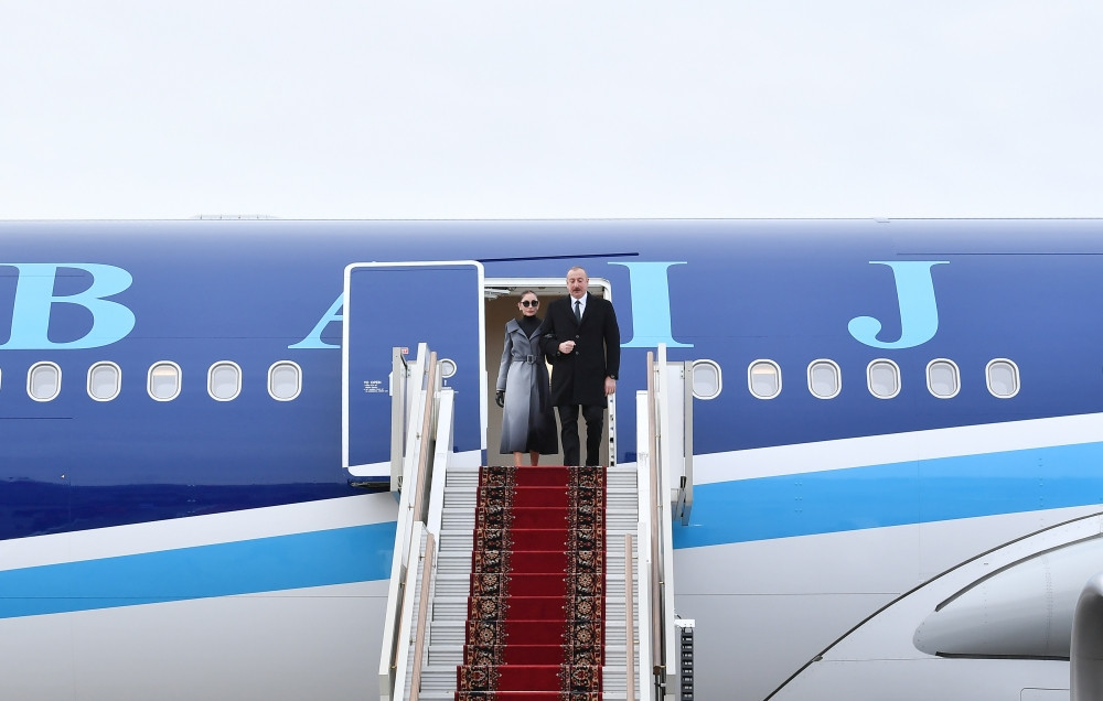 Azerbaijani President arrives in Russia for official visit