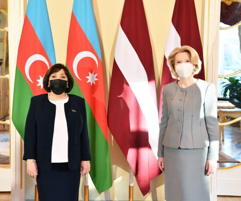 Председатель Милли Меджлиса Сахиба Гафарова встретилась в Риге с председателем Сейма Латвии