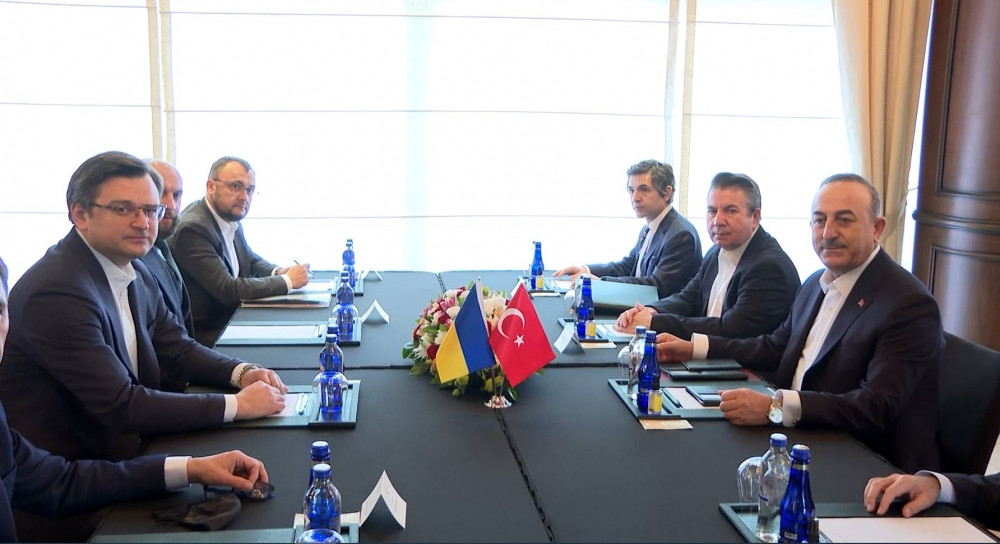 Antalyada Türkiyə və Ukraynanın xarici işlər nazirləri arasında görüş olub