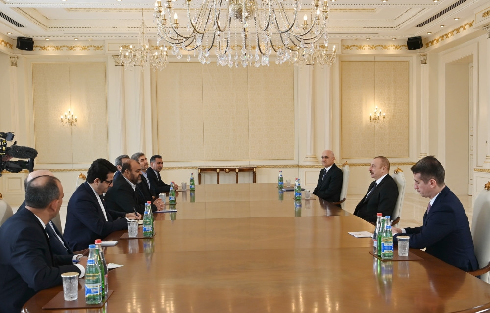Azerbaijani President receives Iranian Minister of Roads and Urban Development