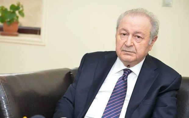 President Ilham Aliyev signs obituary on Ayaz Mutallibov's death