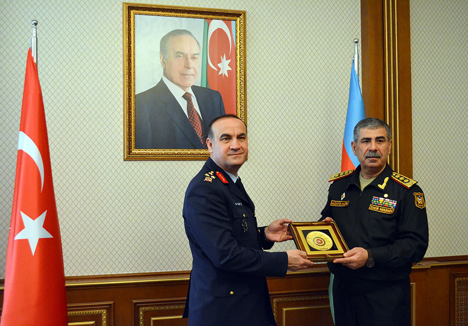 Azerbaijani Defense Minister meets with delegation of General Staff of Turkey