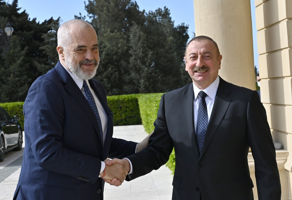 Azerbaijani President, Albanian PM hold one-on-one meeting