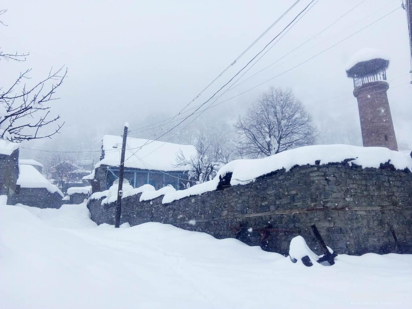 Sarıbaşda qar örtüyünün hündürlüyü 17 santimetrə çatıb