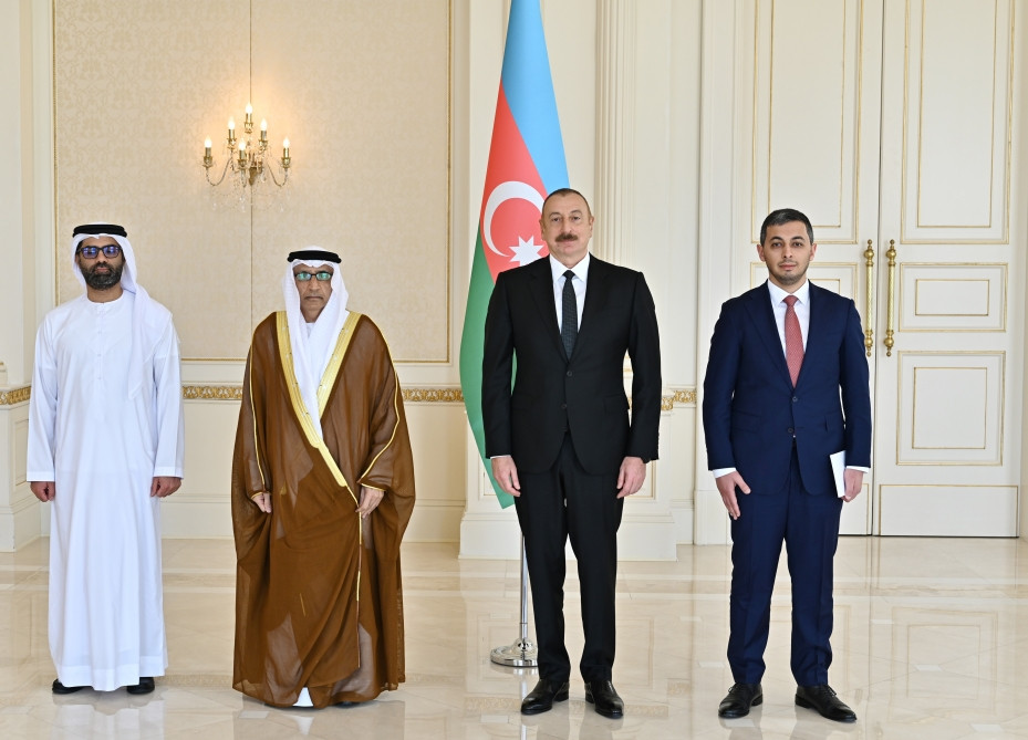 Президент Ильхам Алиев принял верительные грамоты новоназначенного посла Объединенных Арабских Эмиратов в нашей стране