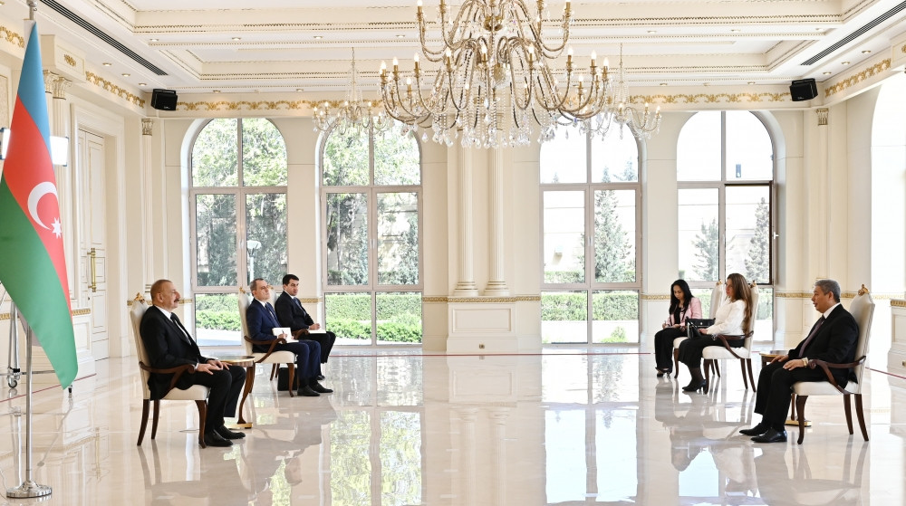 Президент Ильхам Алиев принял верительные грамоты новоназначенного посла Египта в нашей стране