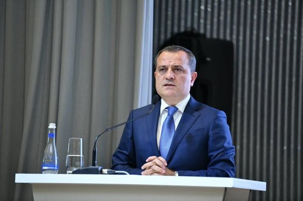 Ceyhun Bayramovla Van İ arasında telefon danışığı olub