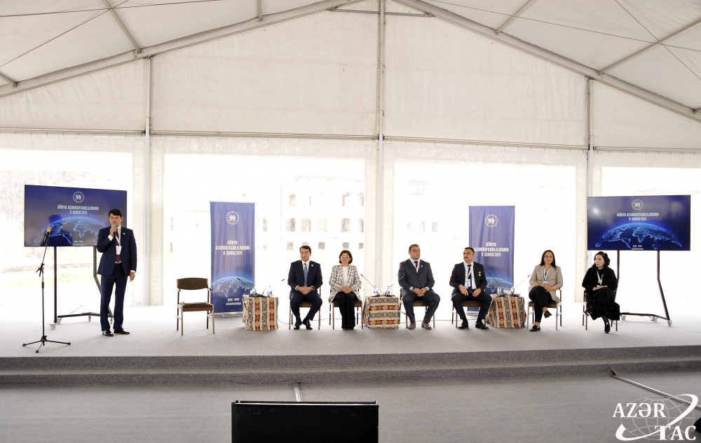 В Шуше проходит первое панельное заседание в рамках V Съезда азербайджанцев мира