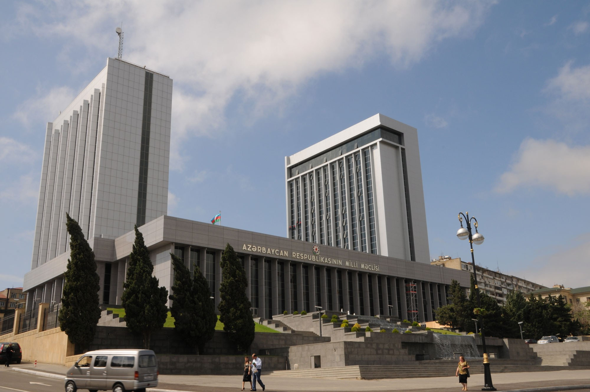 Проходит очередное пленарное заседание весенней сессии Милли Меджлиса