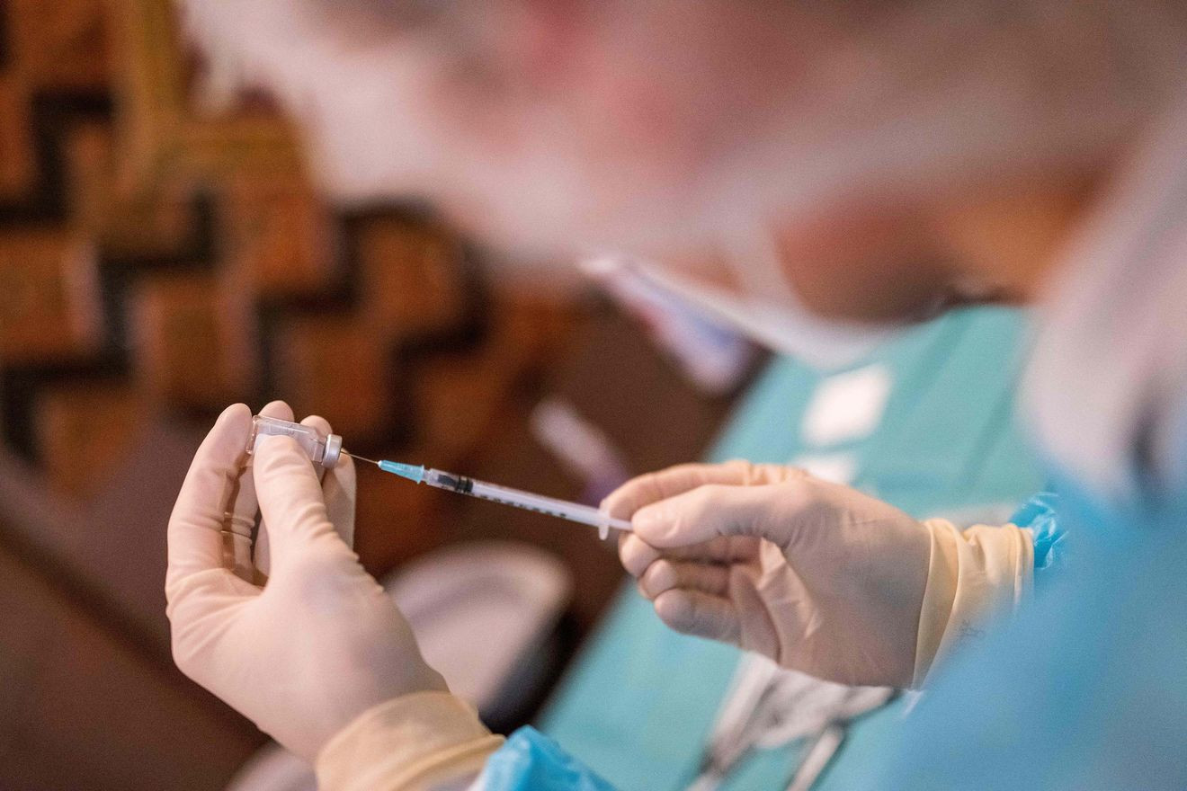 COVID-19 əleyhinə peyvənd olunanların sayı açıqlanıb