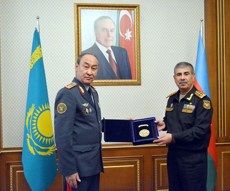 Azerbaijani Defense Minister meets with Chief of General Intelligence Department of Kazakhstan's Defense Ministry