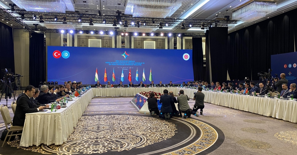 Hikmət Hacıyev: "Ölkələrimizə qarşı aparılan dezinformasiya bu gün də davam edir"