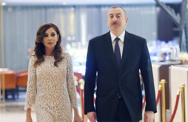 Official dinner hosted in honor of Lithuanian President, First Lady