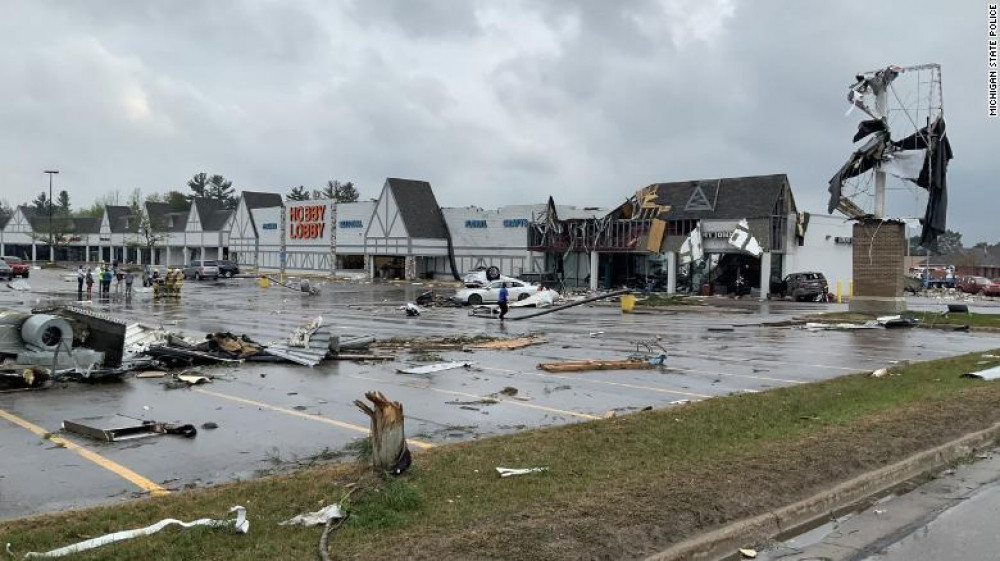 At least 1 dead, 40 hurt in rare northern Michigan tornado