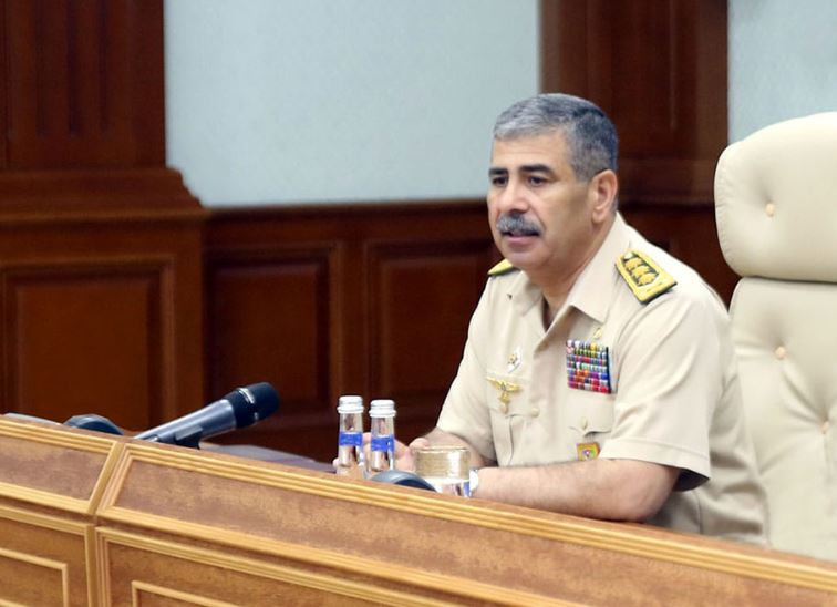 Azerbaijan’s Defense Minister holds official meeting