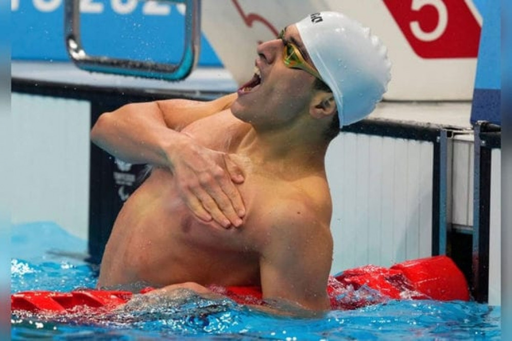 Азербайджанский парапловец Вели Исрафилов стал чемпионом мира