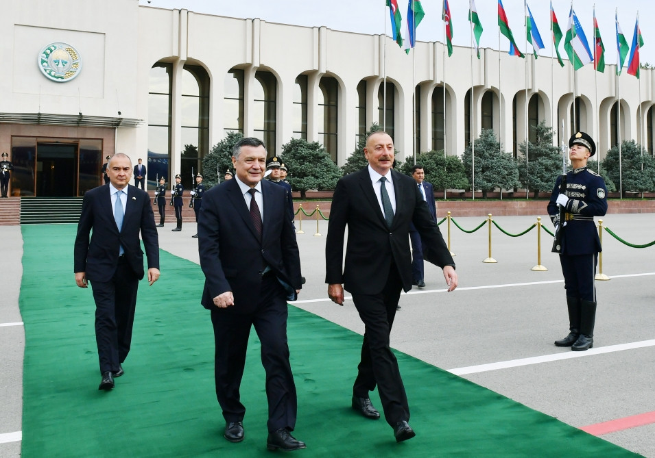 President Ilham Aliyev left Tashkent for Urgench city