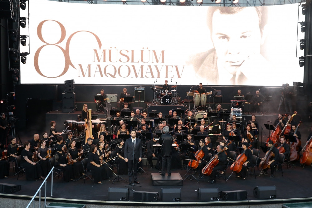Heydər Əliyev Fondunun təşkilatçılığı ilə dünyaşöhrətli müğənni Müslüm Maqomayevin xatirə gecəsi keçirilib